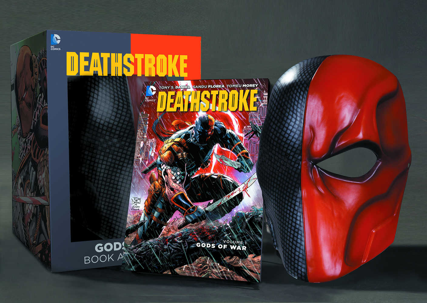 Deathstroke Book And Mask Set | Dragon's Lair Comics and Fantasy Houston TX