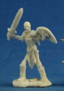 Reaper Bones: Skeleton With Sword (3) | Dragon's Lair Comics and Fantasy Houston TX