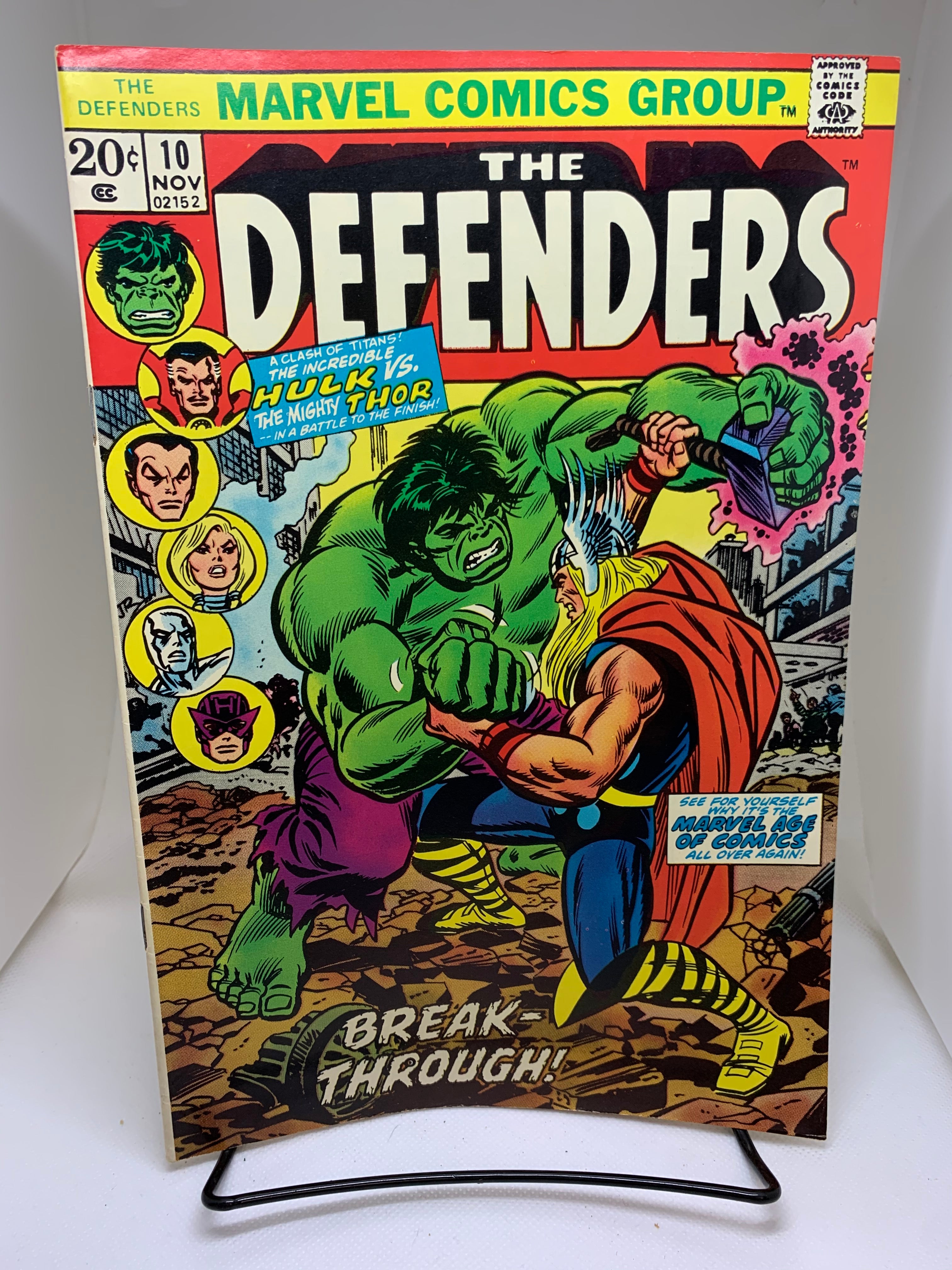 The Defenders #10 | Dragon's Lair Comics and Fantasy Houston TX